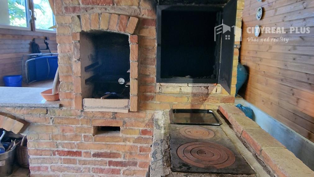 Ponúkam na predaj záhradnú chatu Nové Zámky