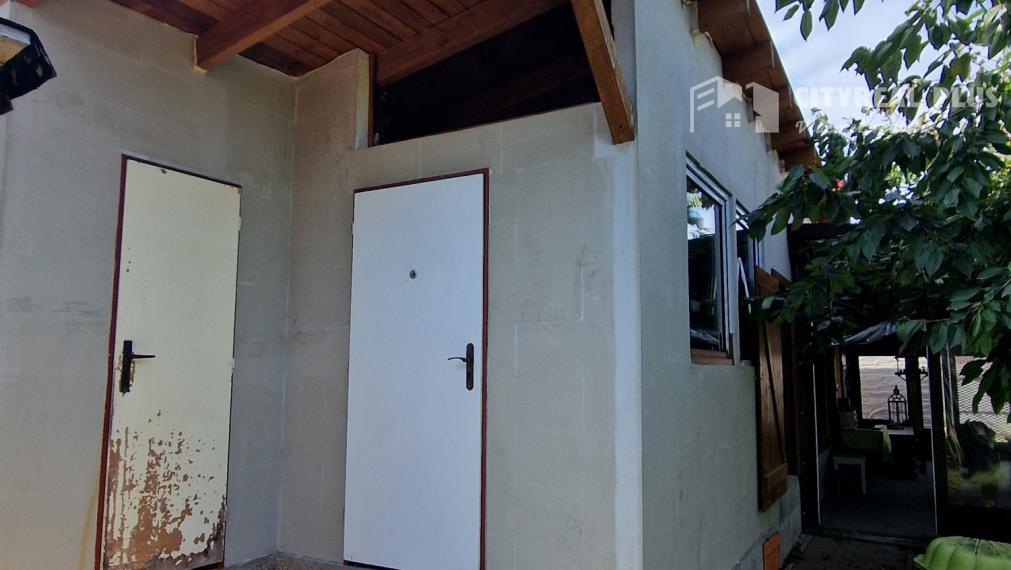 Ponúkam na predaj záhradnú chatu Nové Zámky