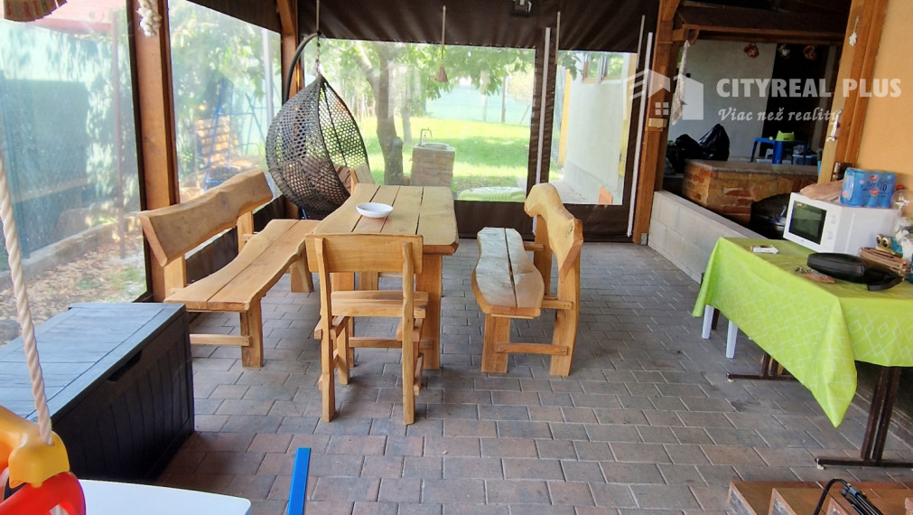 Ponúkam na predaj záhradnú chatu Nové Zámky