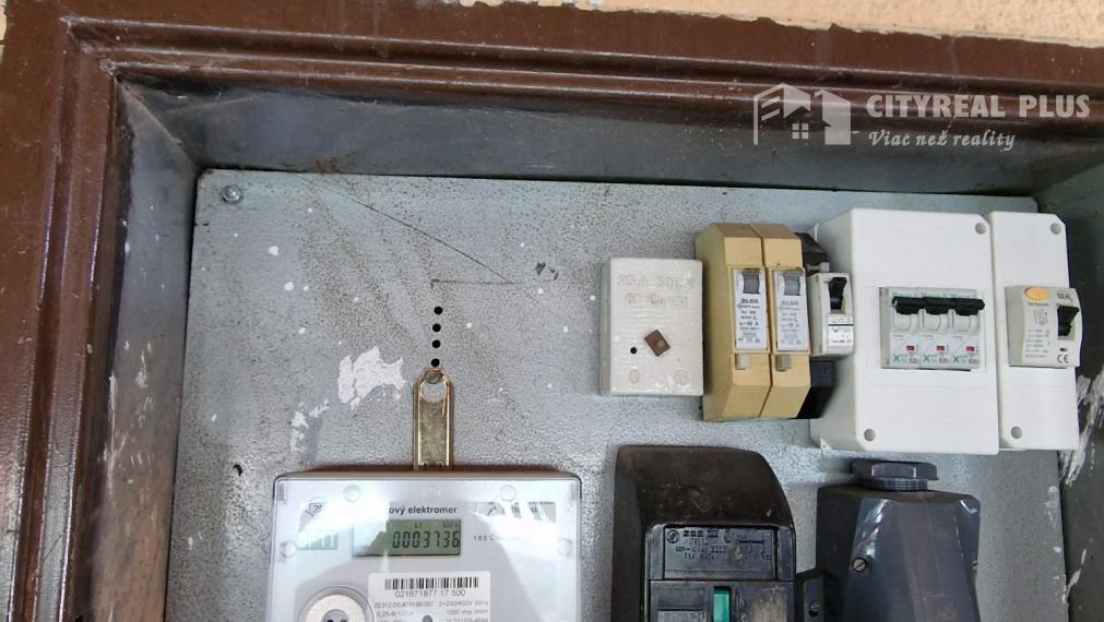 Ponúkam na predaj záhradnú chatu Nové Zámky