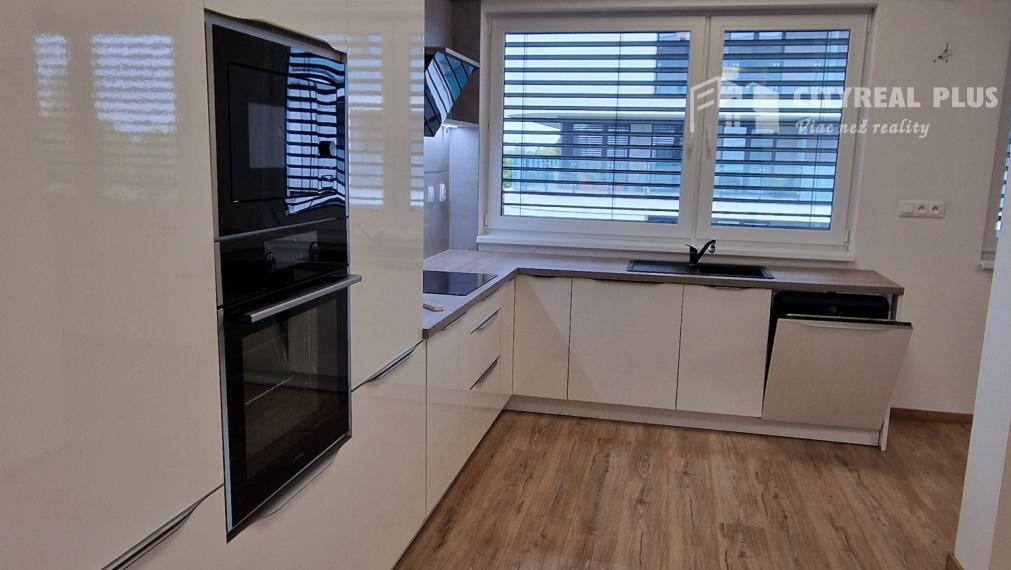 NA PRENÁJOM LUXUSNÝ 3 IZBOVÝ BYT SOHO NOVÉ ZÁMKY