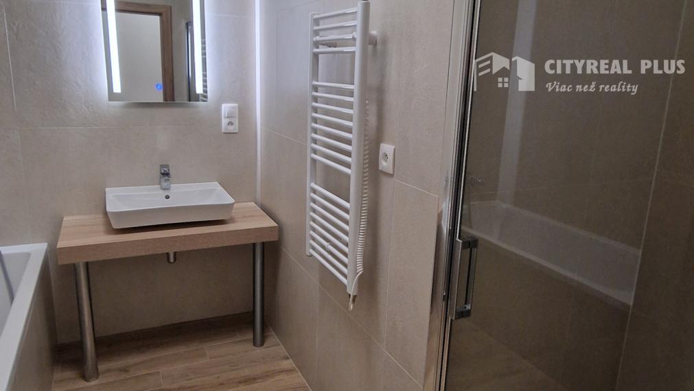 NA PRENÁJOM LUXUSNÝ 3 IZBOVÝ BYT SOHO NOVÉ ZÁMKY