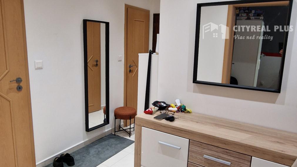 Ponúkam NA PREDAJ  3 izbový byt 82m2 Nové Zámky