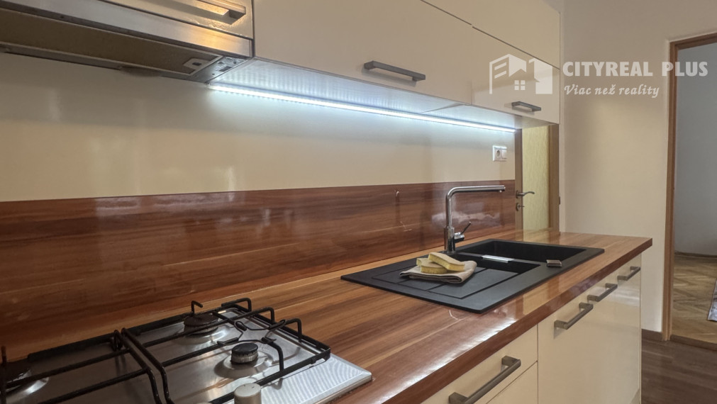 Ponúkame Vám na prenájom zariadený 1 izbový byt v meste Nové Zámky