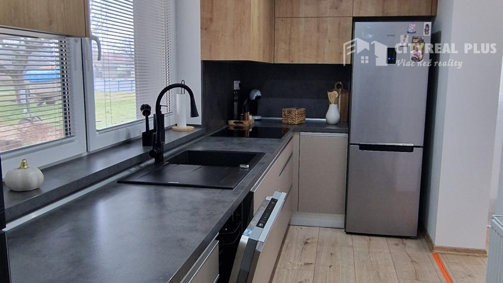 Predám prerobený Rodinný DOM na 20á pozemku obec SEMEROVO