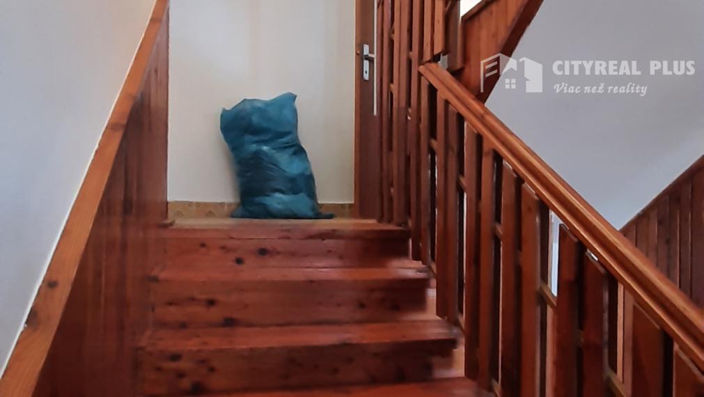 Na predaj 5 izbový rodinný dom v milionárskej štvrti Nové Zámky