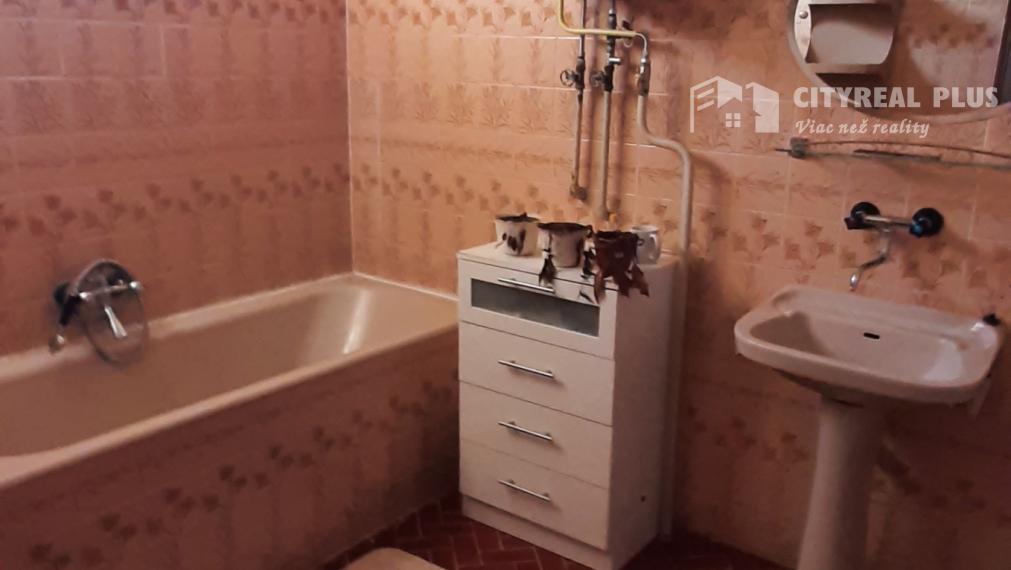 Na predaj 5 izbový rodinný dom v milionárskej štvrti Nové Zámky