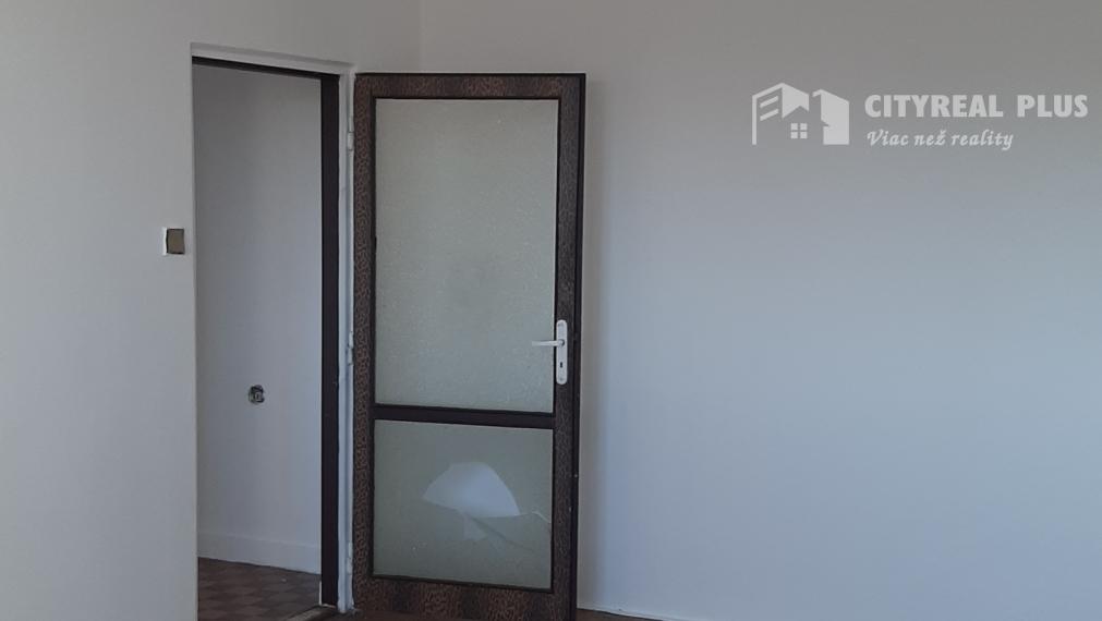 PREDÁM 1 izbový byt  40m2 Nové Zámky