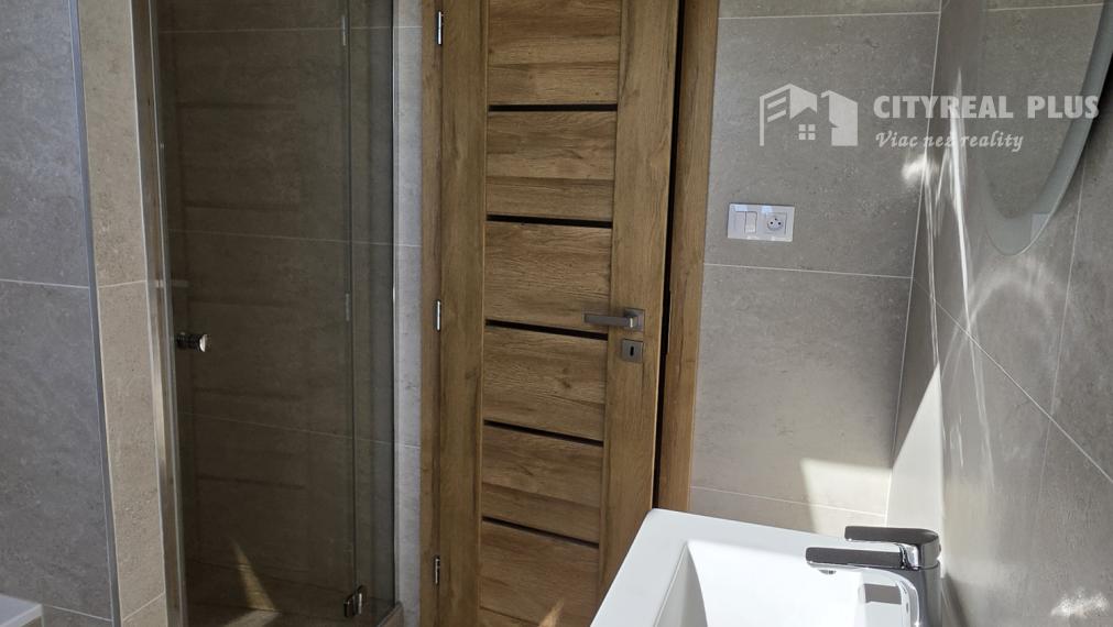 TOPP PONUKA !Ponúkam na predaj rodinný dom v radovej zástavbe v meste Kolárovo