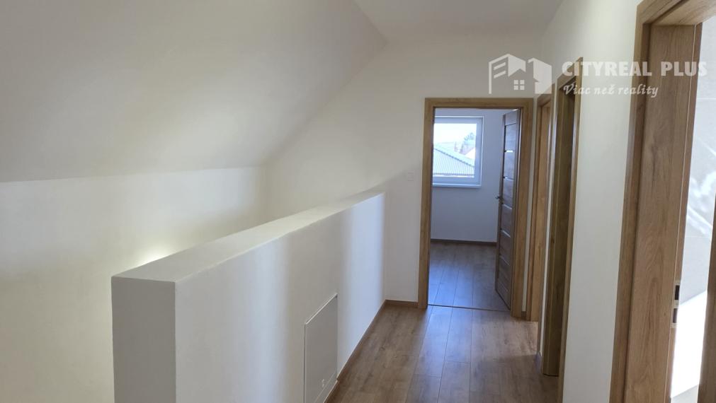 TOPP PONUKA !Ponúkam na predaj rodinný dom v radovej zástavbe v meste Kolárovo