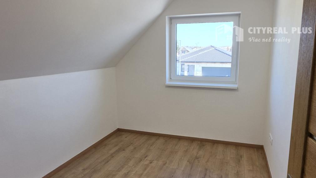 TOPP PONUKA !Ponúkam na predaj rodinný dom v radovej zástavbe v meste Kolárovo