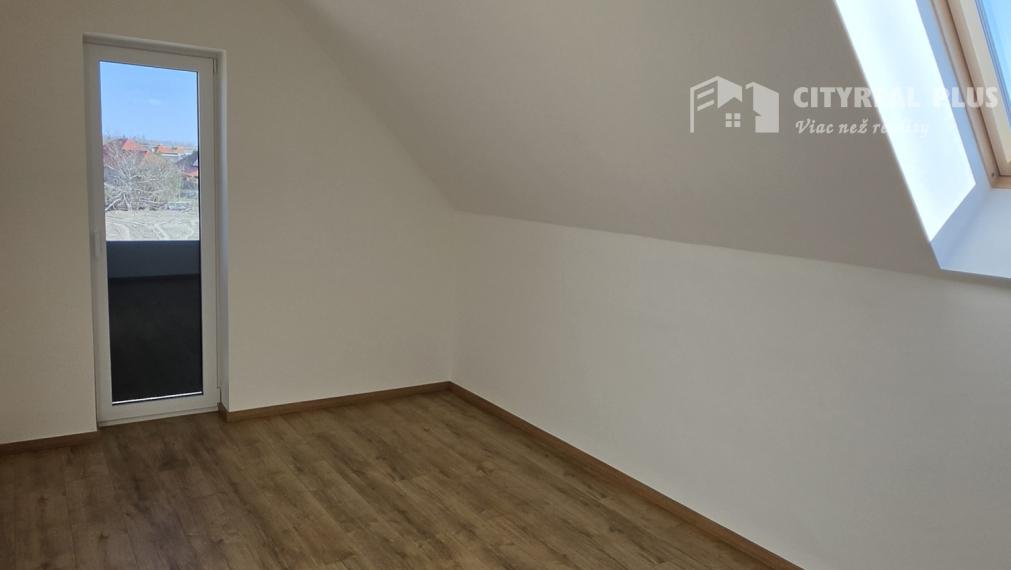 TOPP PONUKA !Ponúkam na predaj rodinný dom v radovej zástavbe v meste Kolárovo