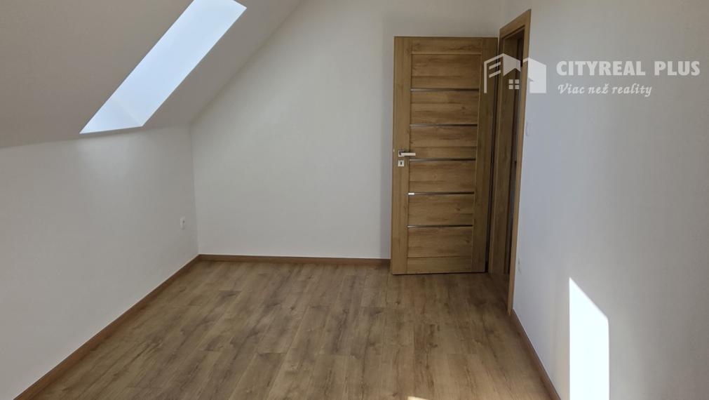 TOPP PONUKA !Ponúkam na predaj rodinný dom v radovej zástavbe v meste Kolárovo