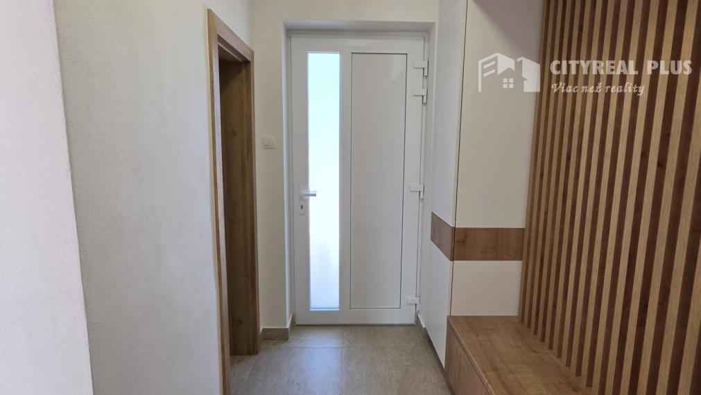 TOPP PONUKA !Ponúkam na predaj rodinný dom v radovej zástavbe v meste Kolárovo