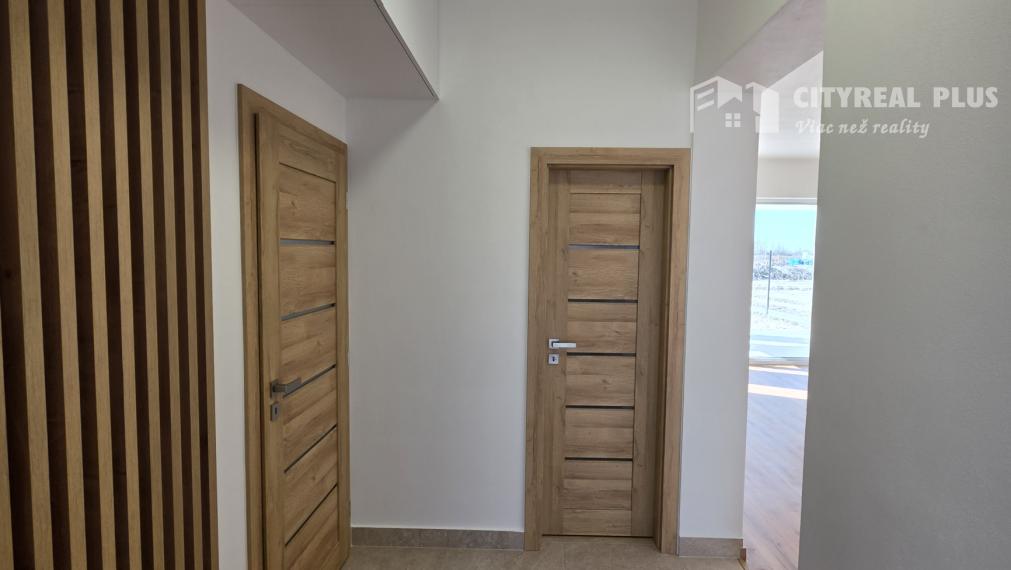 TOPP PONUKA !Ponúkam na predaj rodinný dom v radovej zástavbe v meste Kolárovo