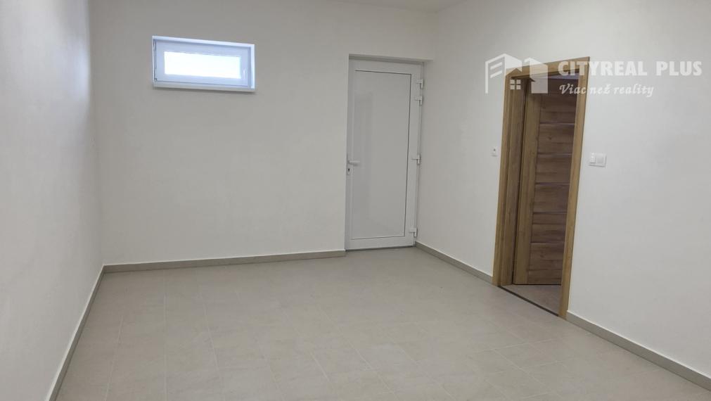 TOPP PONUKA !Ponúkam na predaj rodinný dom v radovej zástavbe v meste Kolárovo