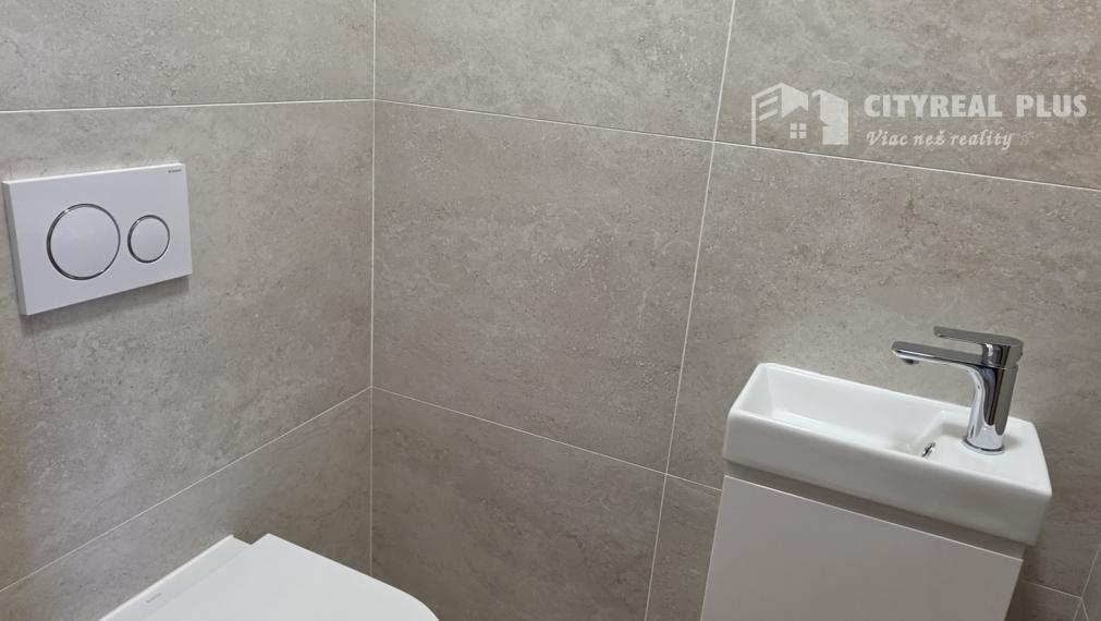 TOPP PONUKA !Ponúkam na predaj rodinný dom v radovej zástavbe v meste Kolárovo