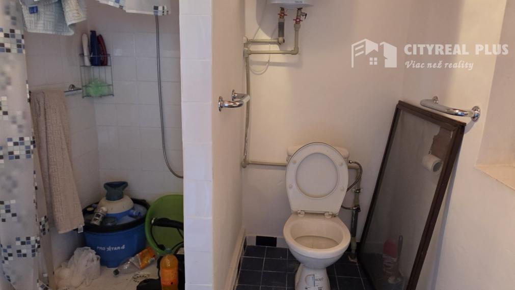 Predám chatu s kúpeľňou na Zúgove Nové Zámky