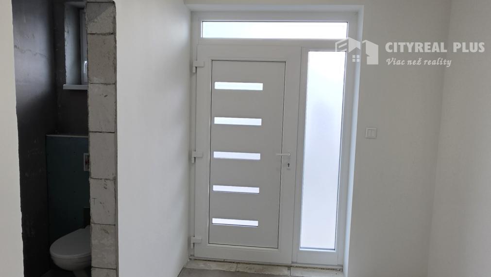 Na predaj 4 izbová moderná novostavba 15 km od Komárna obec VIRT