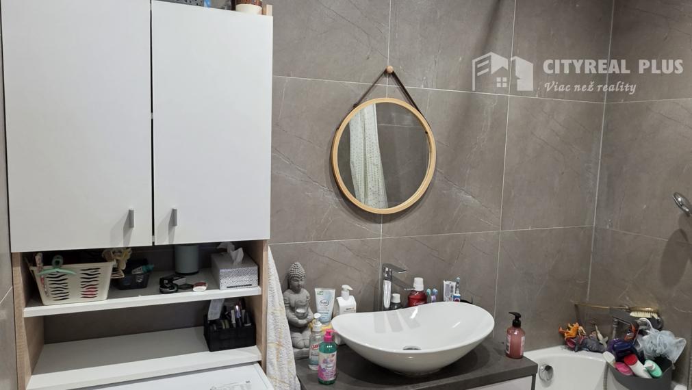 Predám krásny 3- Izbový byt 78m2 s 2x balkónom Nové Zámky