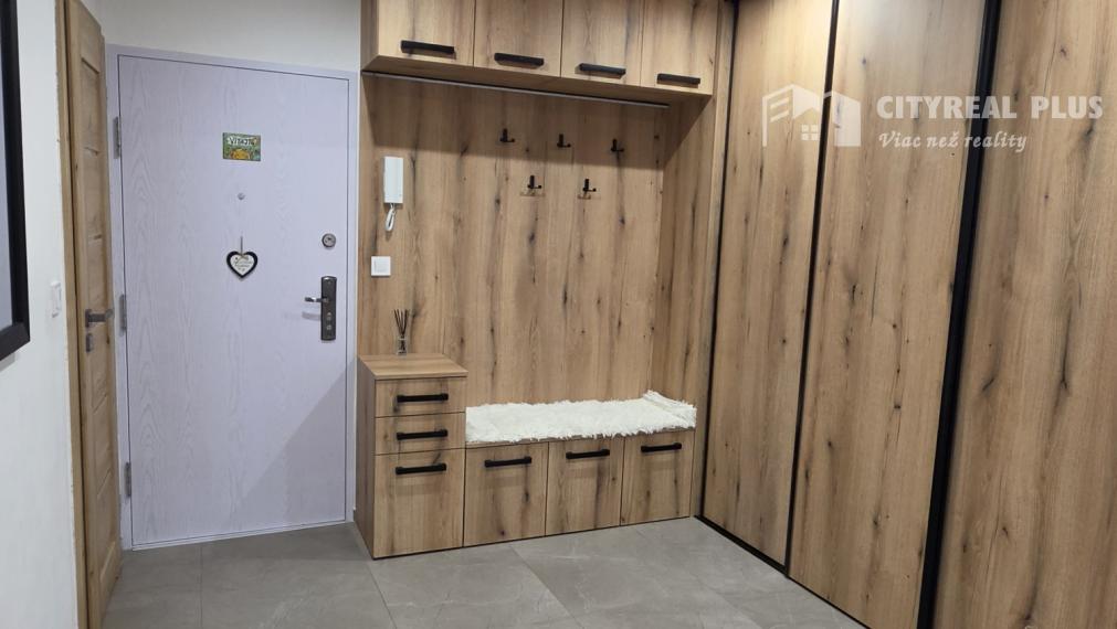 Predám krásny 3- Izbový byt 78m2 s 2x balkónom Nové Zámky