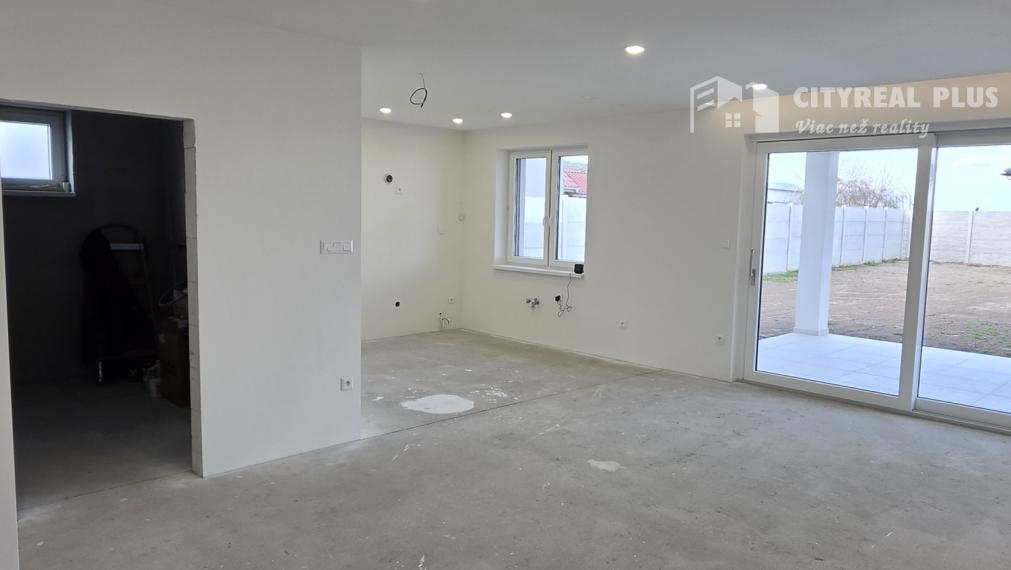 Na predaj 4 izbová moderná novostavba len 15 km od Komárna