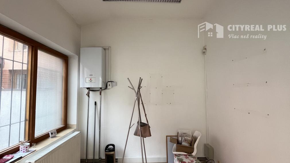 Ponúkame Vám na prenájom obchodný priestor v centre mesta Nové Zámky