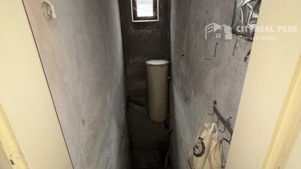 Ponúkame Vám na predaj rodinný dom v pôvodnom stave v meste Štúrovo