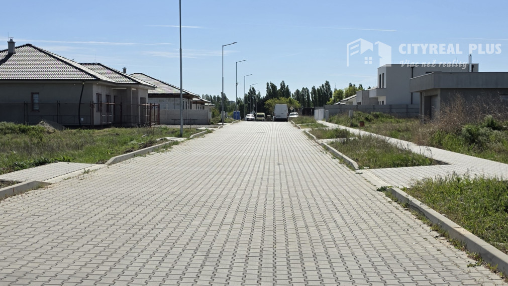 Na PREDAJ 4 izbová moderná NOVOSTAVBA 10km od NZ