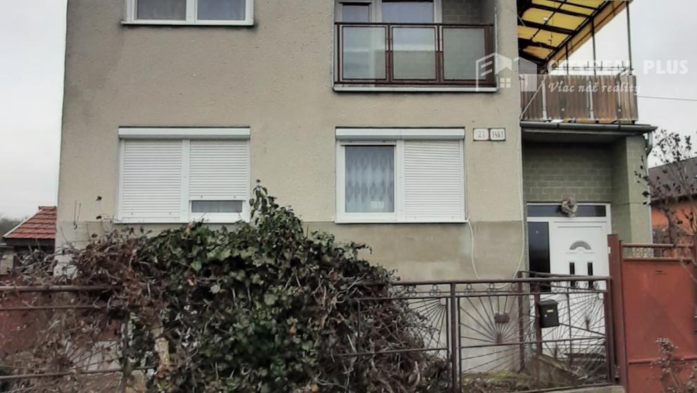 Predám poschodový Rodinný dom v obci Tvrdošovce