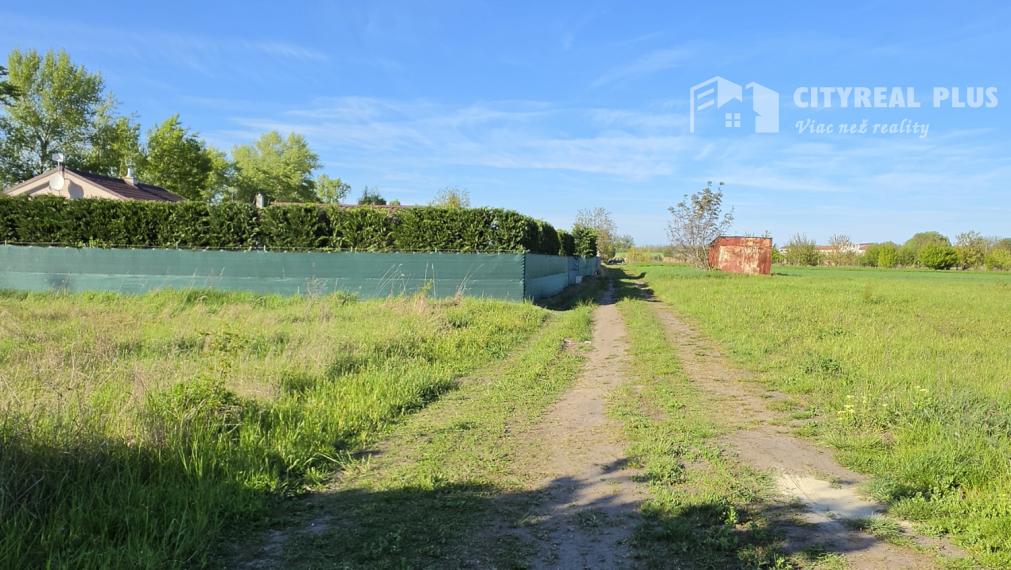 Predám veľký Pozemok v Intraviláne mesta Hurbanovo