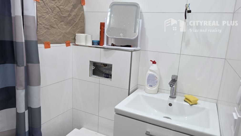 Ponúkam na predaj 1 izbový byt s Lodžiou Nové Zámky