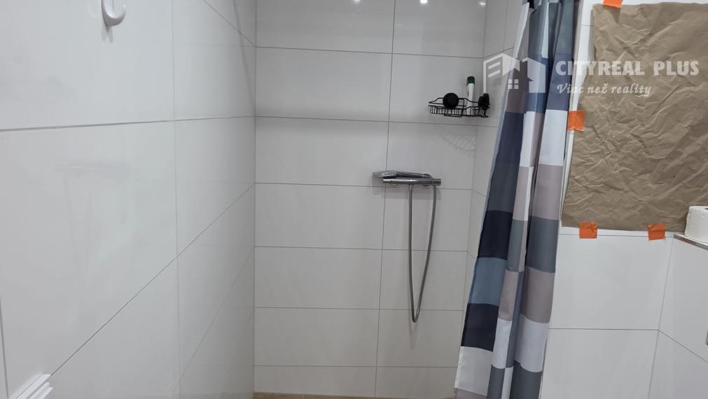 Ponúkam na predaj 1 izbový byt s Lodžiou Nové Zámky