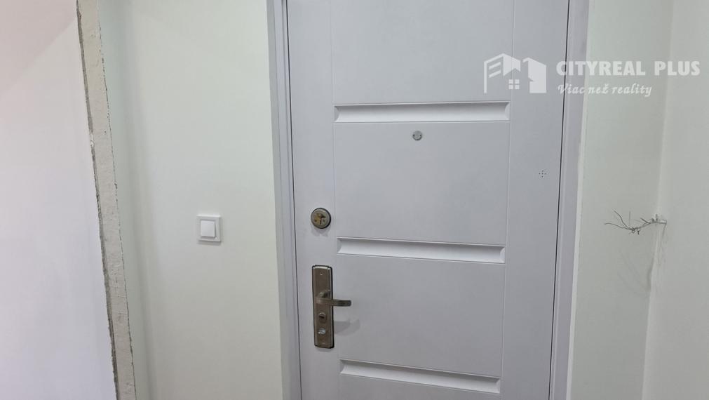 Ponúkam na predaj 1 izbový byt s Lodžiou Nové Zámky