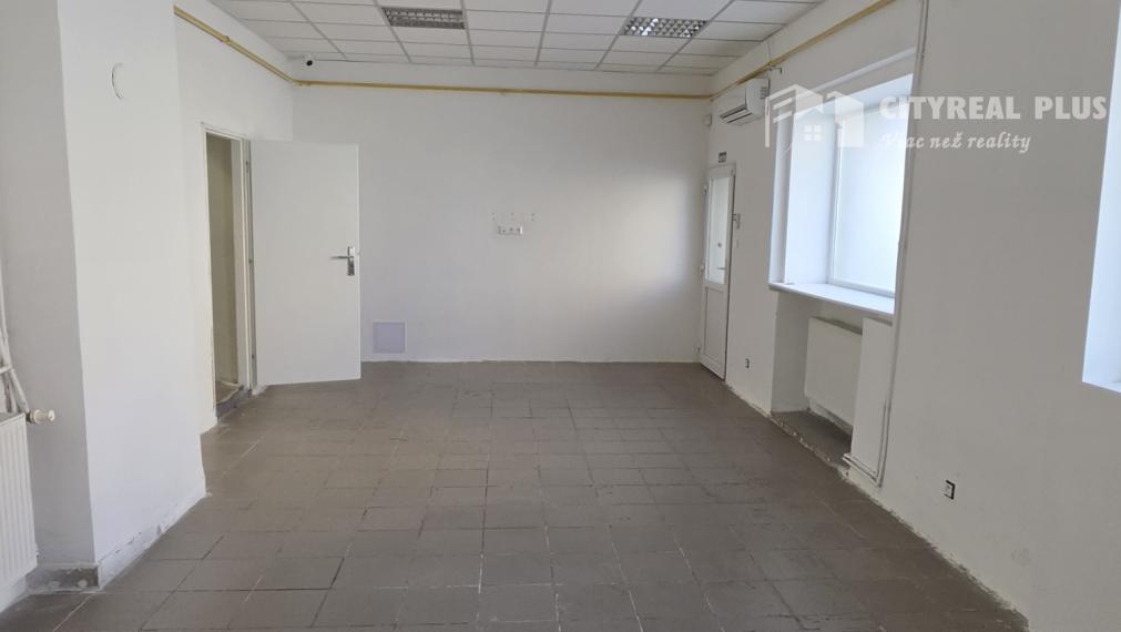 Prenájom obchodo administratívný priestor CENTRUM Nové Zámky