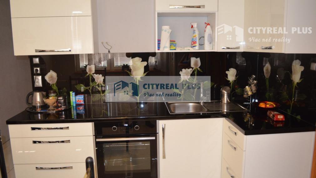 EXKLUZÍVNE !!! Predaj 3 izbový prerobený byt Nábrežná NZ