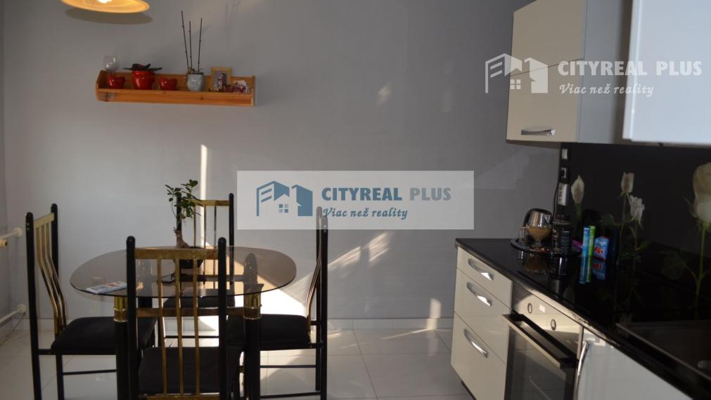 EXKLUZÍVNE !!! Predaj 3 izbový prerobený byt Nábrežná NZ