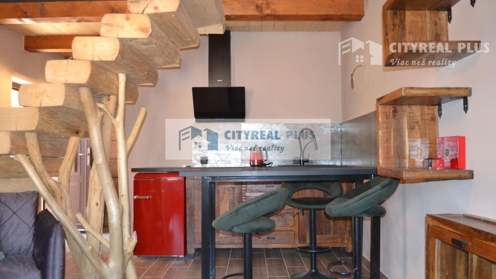 Na predaj krásny objekt so šiestimi chatkami Podhájska