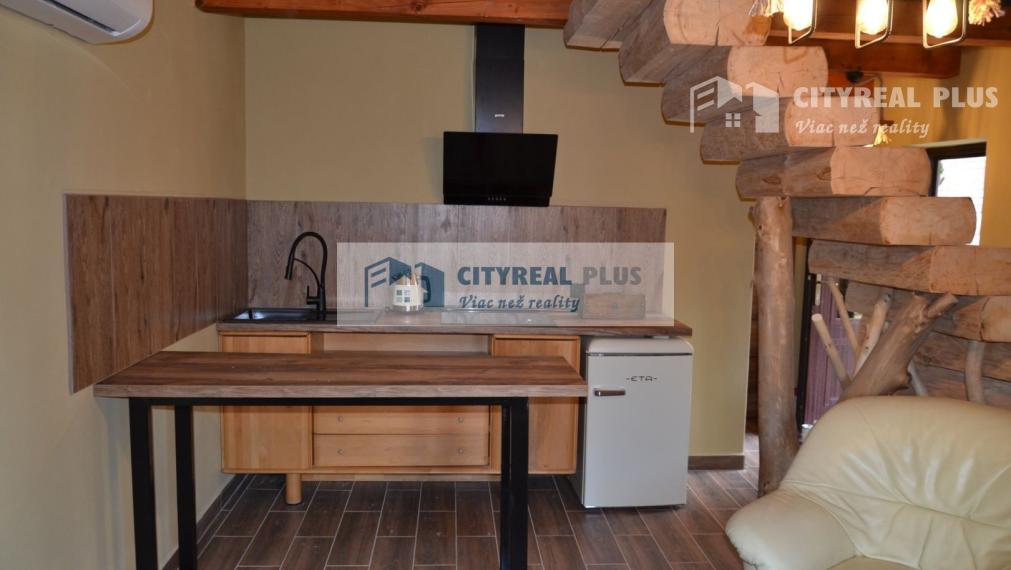 Na predaj krásny objekt so šiestimi chatkami Podhájska