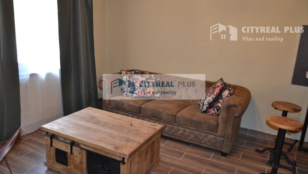 Na predaj krásny objekt so šiestimi chatkami Podhájska