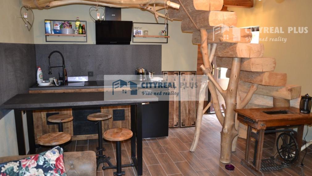 Na predaj krásny objekt so šiestimi chatkami Podhájska