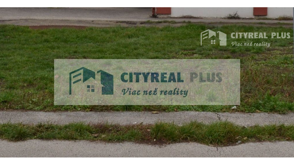 Predám pozemok v centre mesta Šurany