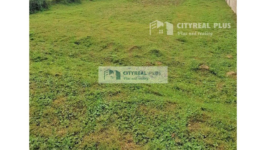 Predám stavebný pozemok Dvory nad Žitavou