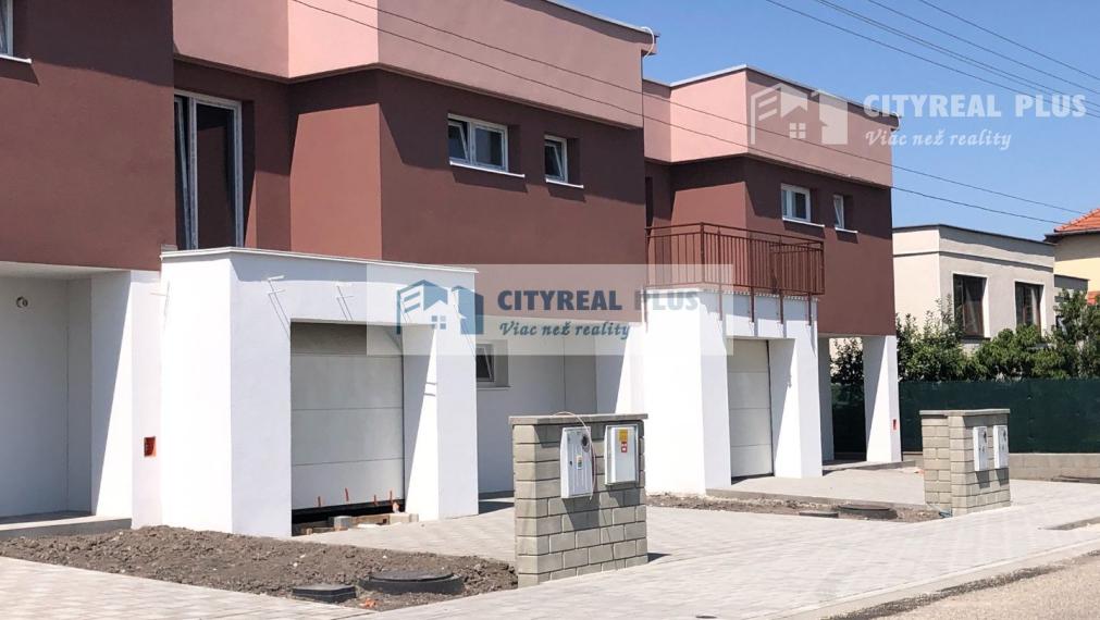 Na predaj 4-izbová novostavba s garážou Šurany