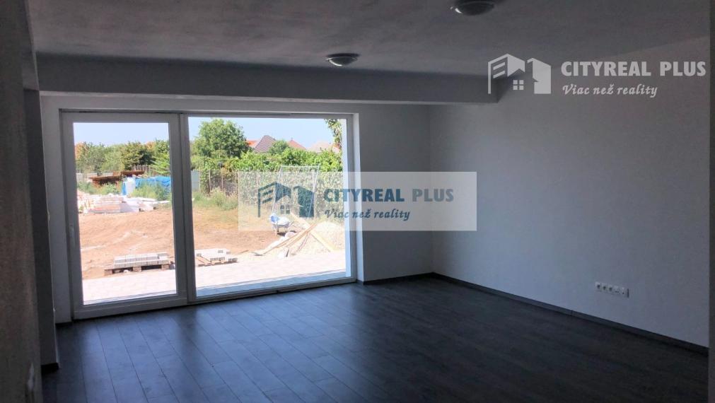 Na predaj 4-izbová novostavba s garážou Šurany