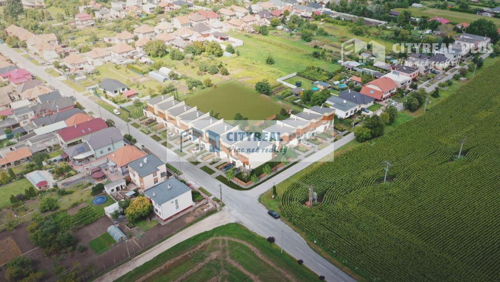 Na predaj 4-izbová novostavba s garážou Šurany