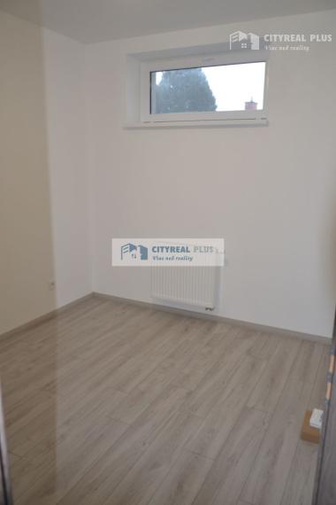 Predám prerobený 1-izbový byt  len 8 km od NZ