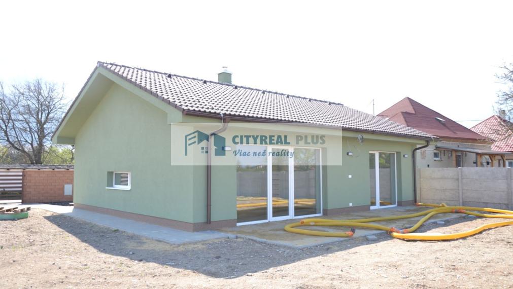 Predám novostavbu 4 izbového rodinného domu Palárikovo