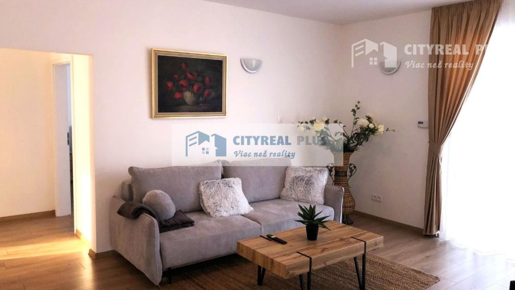 Predám novostavbu 4 izbového rodinného domu Palárikovo