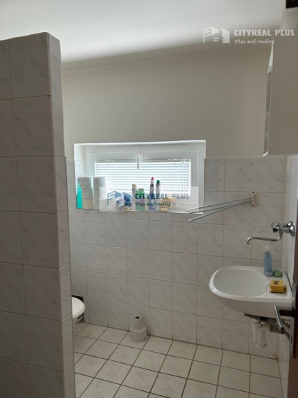 Znížená CENA !!§Ponúkam Vám na predaj zrekonštruovanú Chatu na celoročné bývanie